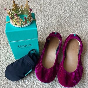 Tyrian Tieks with topper and bag